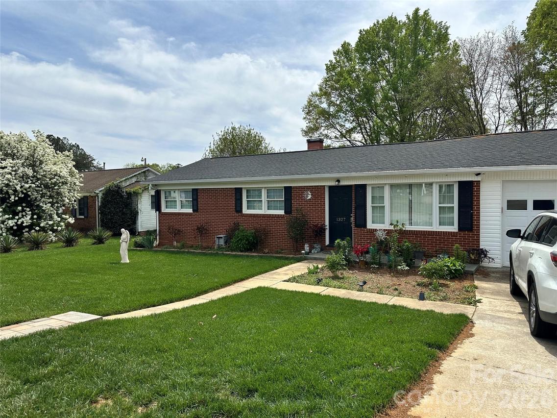 1327 Reid St., Statesville, NC 28677