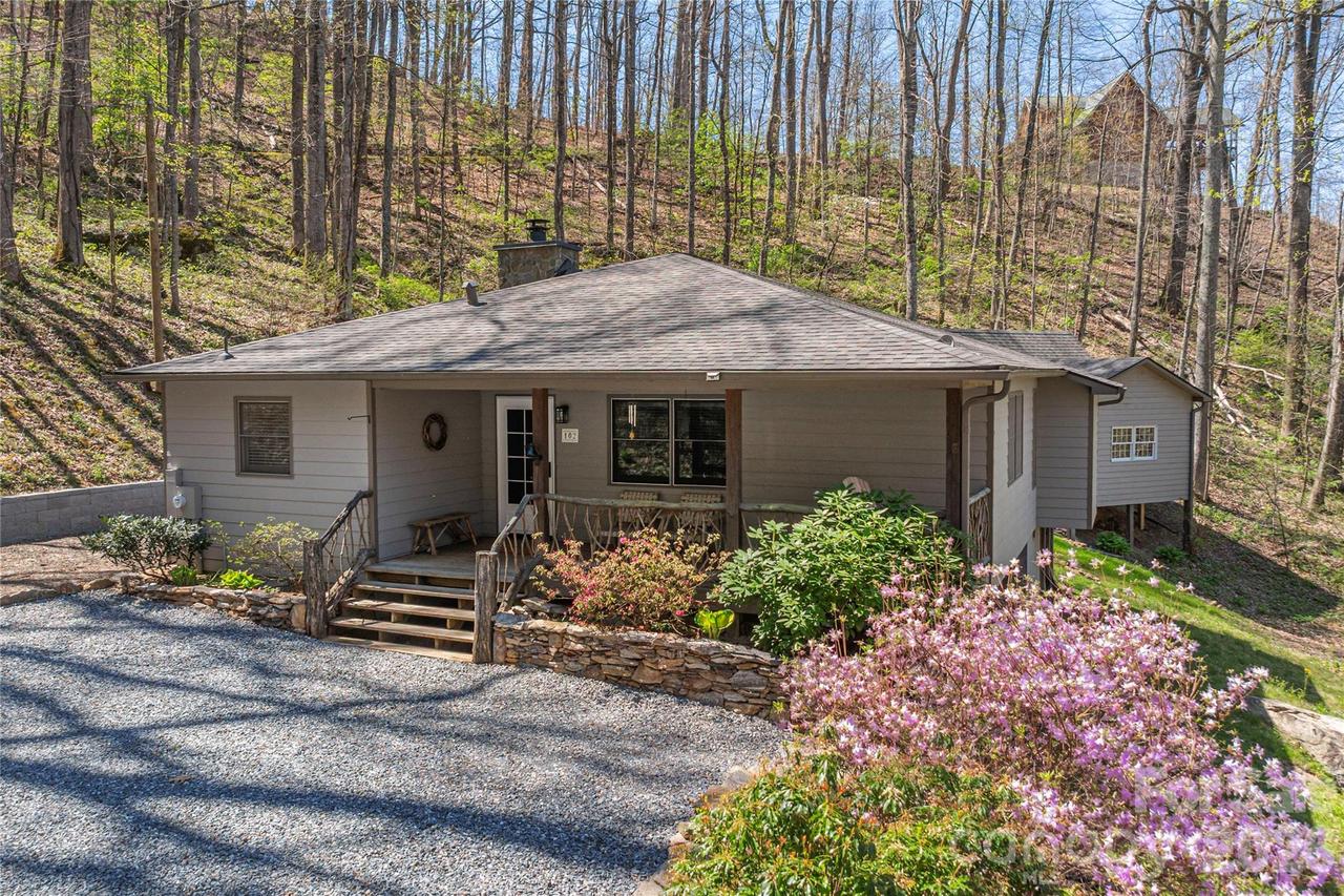 102 Fall Creek Rd., Waynesville, NC 28785
