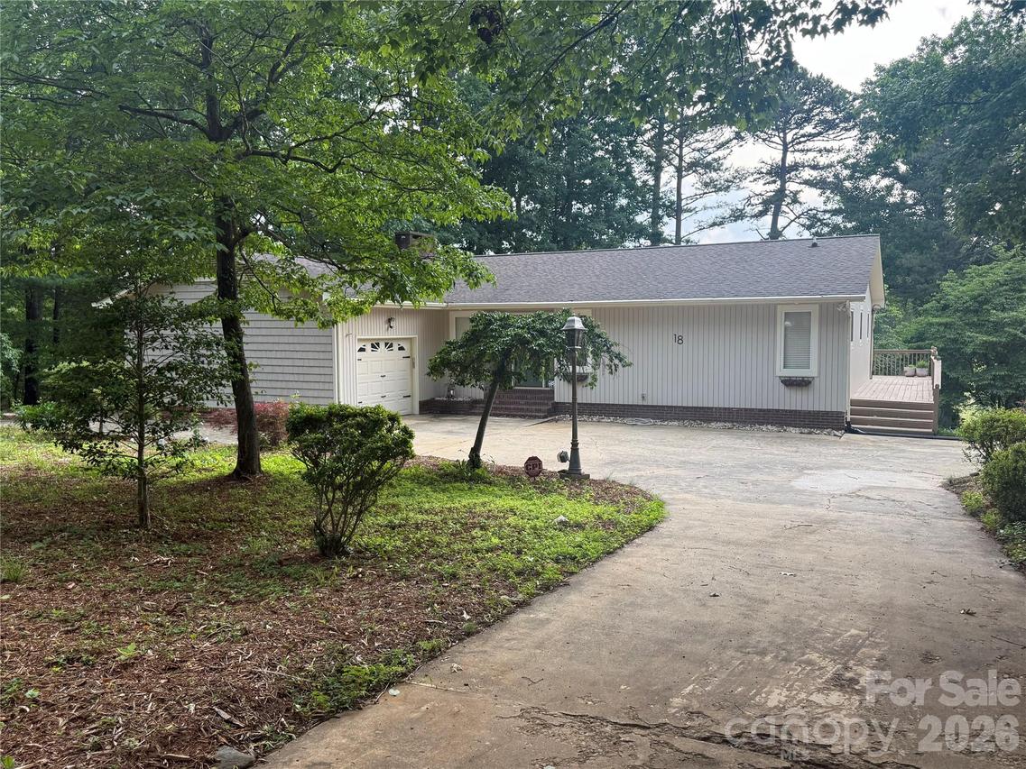 18 Olde Duffers Dr., Nebo, NC 28761