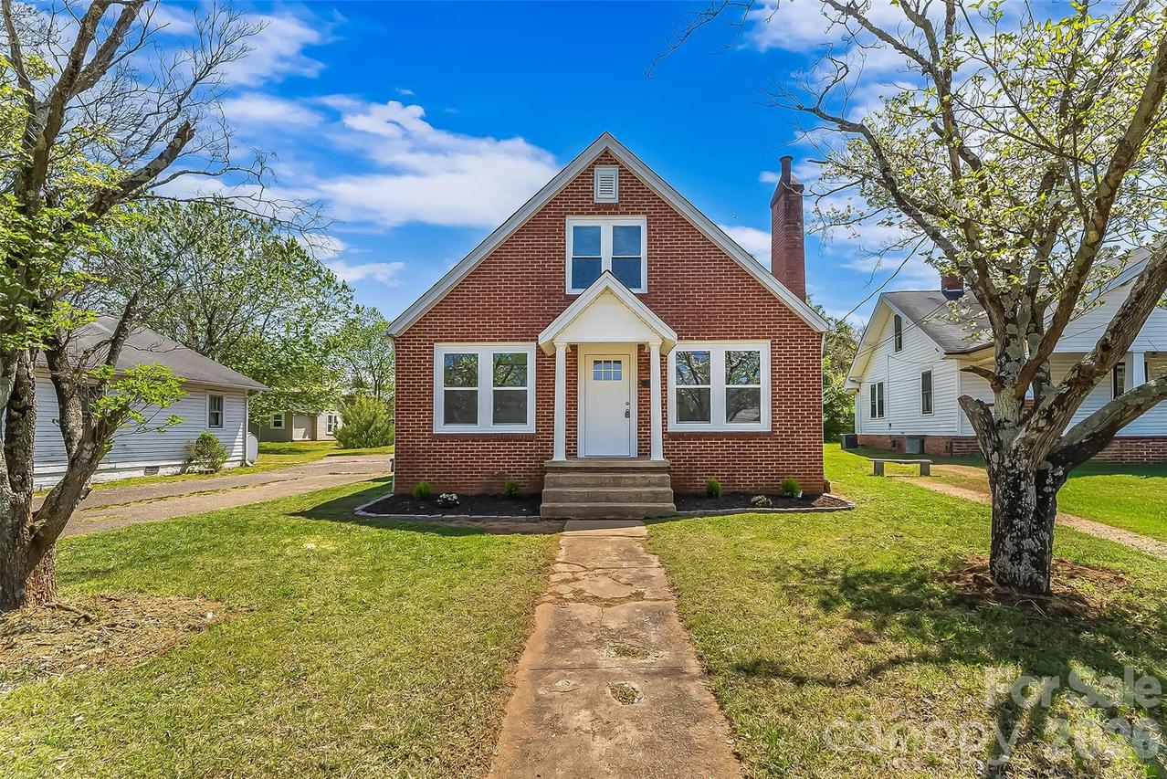 608 E Concord St., Morganton, NC 28655