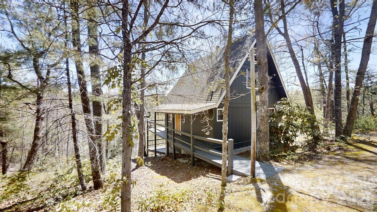 321 Doris Lisa View Dr., Hendersonville, NC 28792