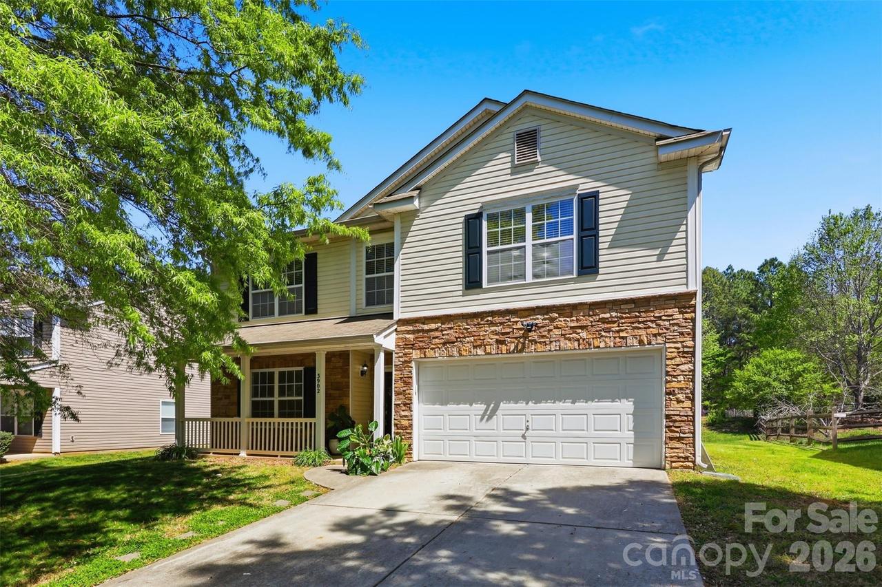 3902 Larkhaven Village Dr., Charlotte, NC 28215