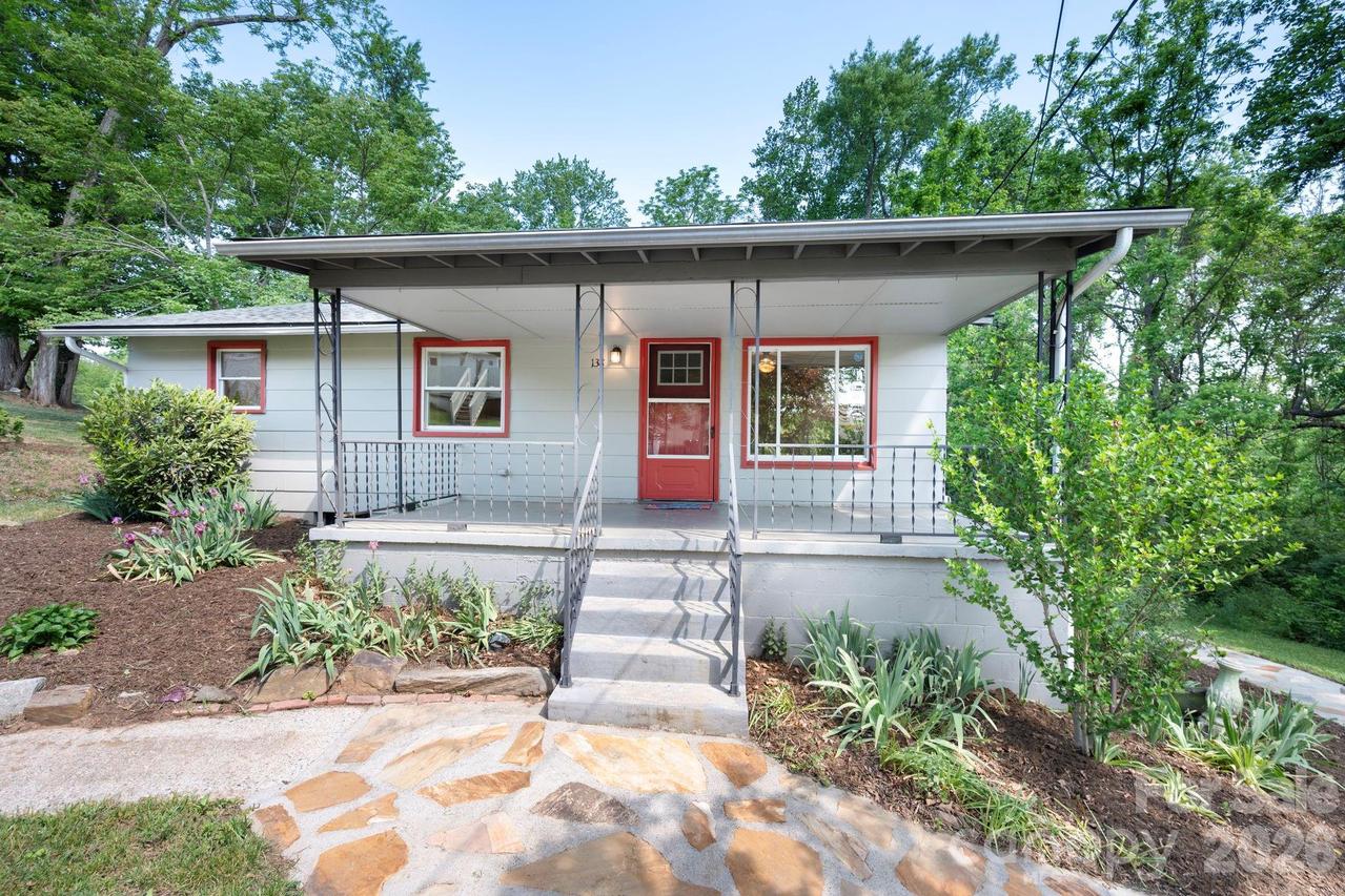 138 Brooklyn Rd., Asheville, NC 28803