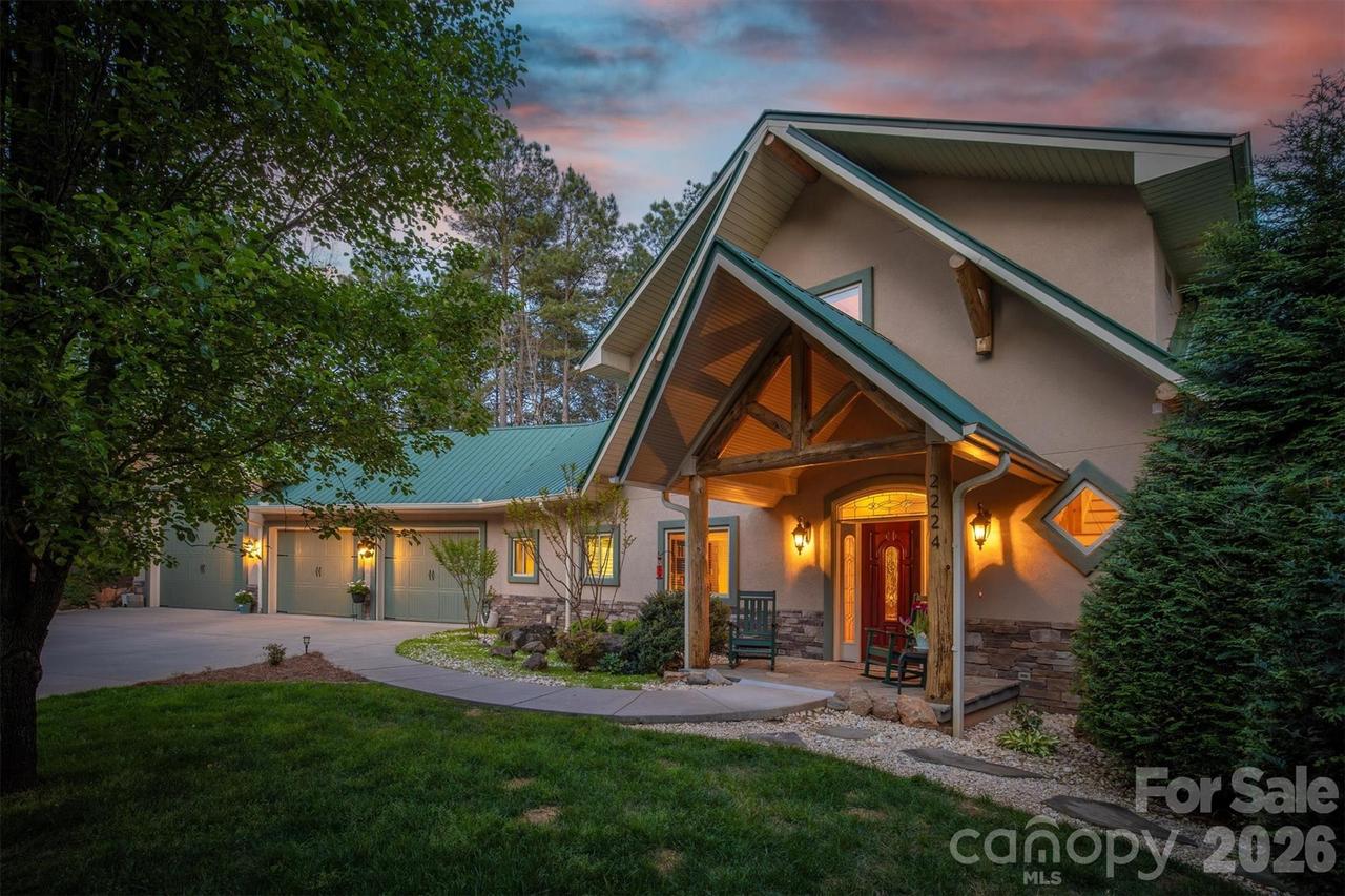 2224 W Paradise Harbor Dr., Connelly Springs, NC 28612