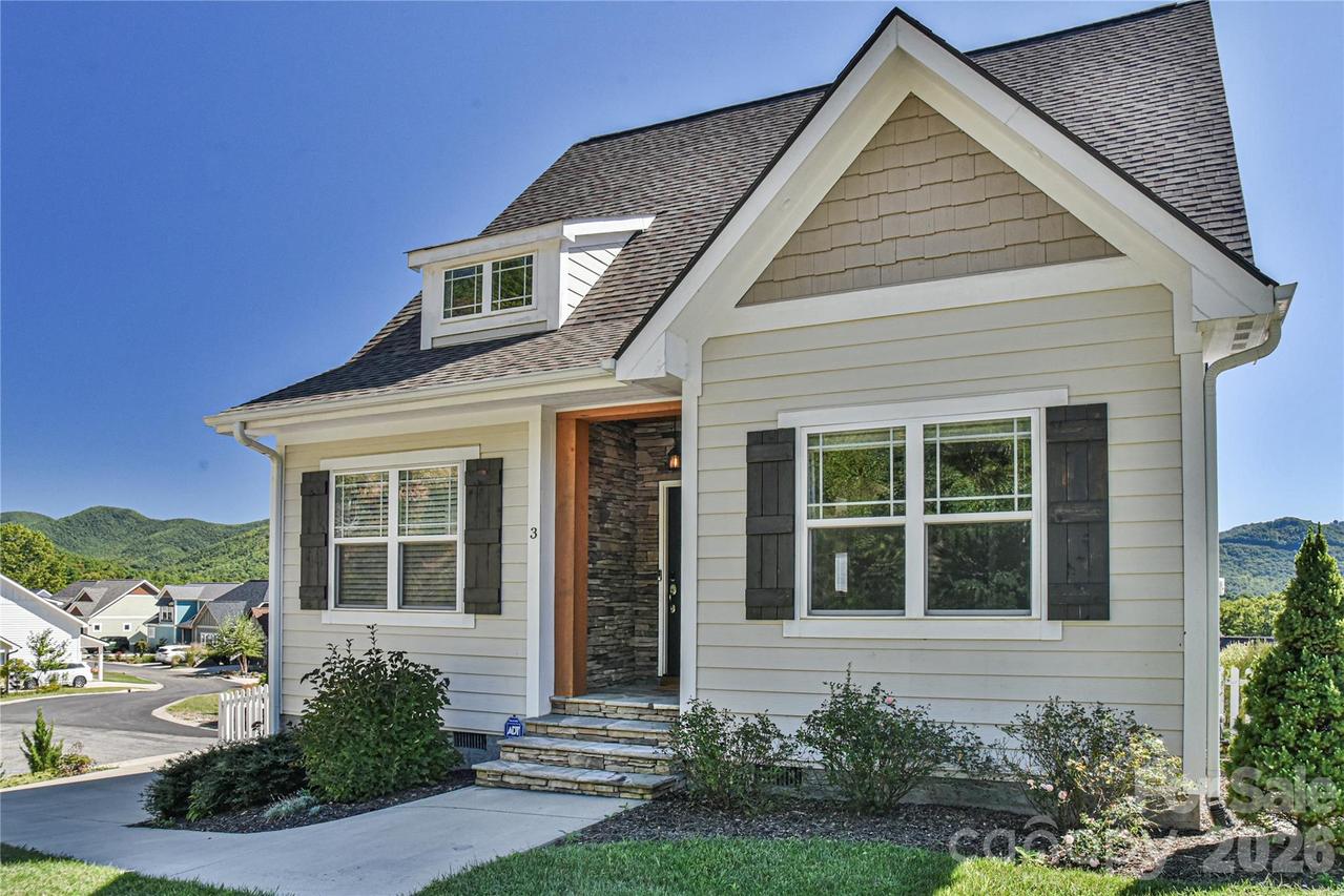 3 Leeds Ln., Black Mountain, NC 28711