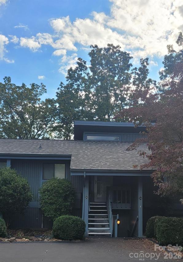 283 Tinequa Dr., Brevard, NC 28712