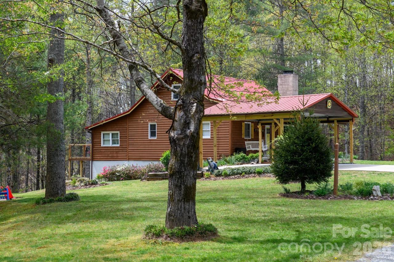 3860 Dixon Hill Pl., Lenoir, NC 28645