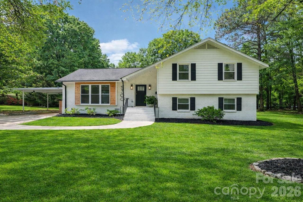 5300 Cheval Pl., Charlotte, NC 28205