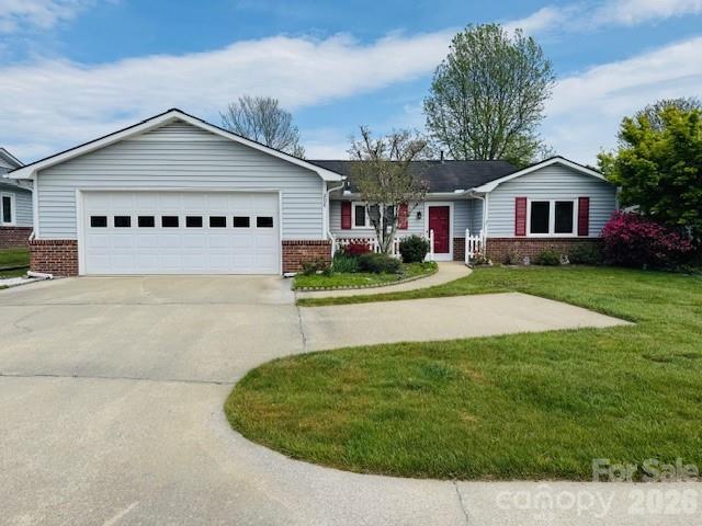 208 Dartcrest Dr., Hendersonville, NC 28792