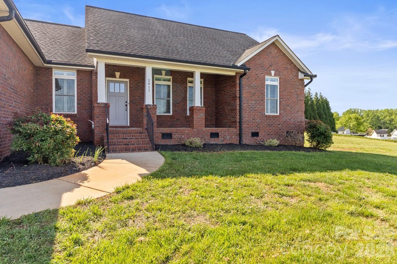 2411 Carriage Ln., Lincolnton, NC 28092