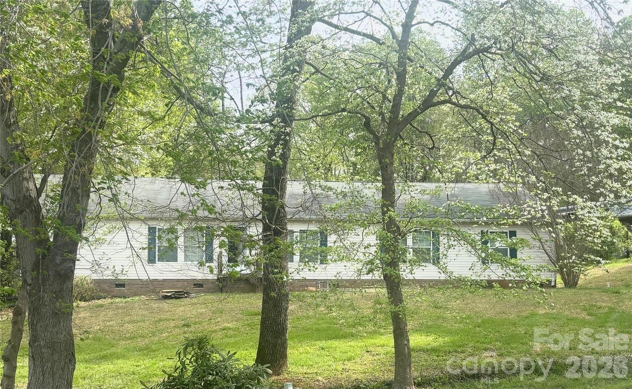 3634 Hillview Dr., Conover, NC 28613