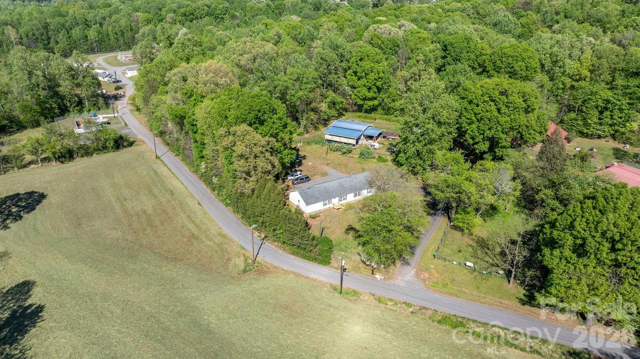 3634 Hillview Dr., Conover, NC 28613