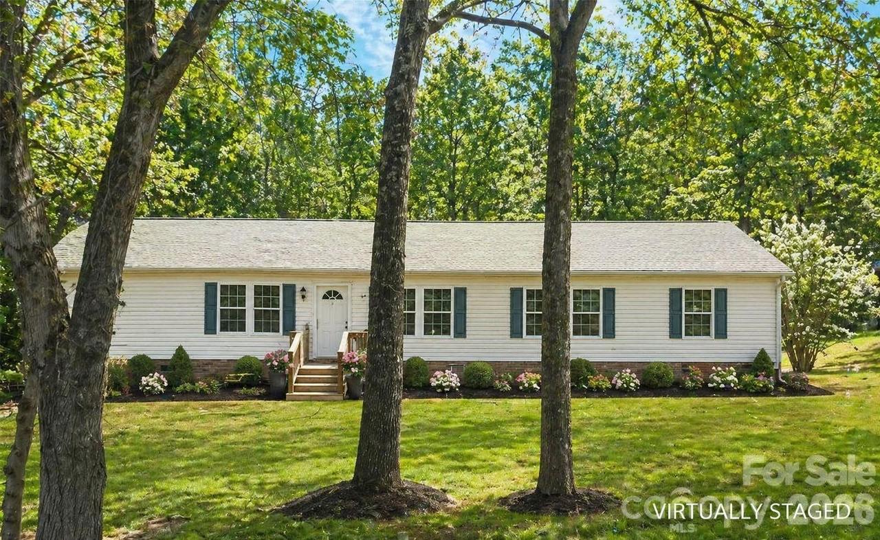 3634 Hillview Dr., Conover, NC 28613