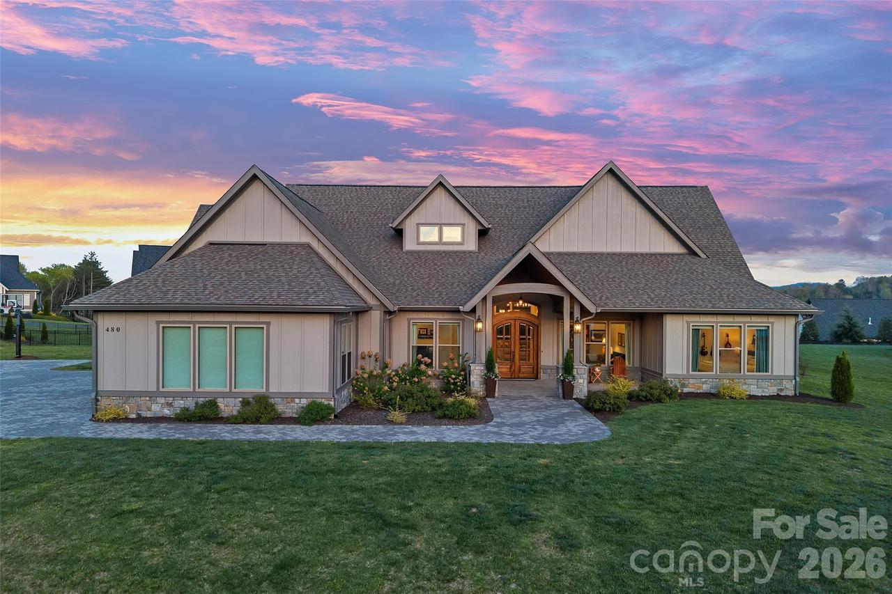 480 Daniel Circle Dr., Mills River, NC 28759