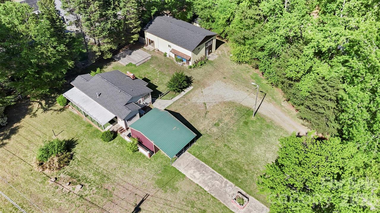 5208 Hickory Grove Rd., Mount Holly, NC 28120