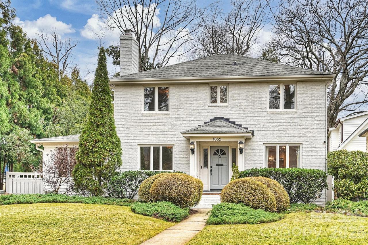 1652 Dilworth Rd., Charlotte, NC 28203