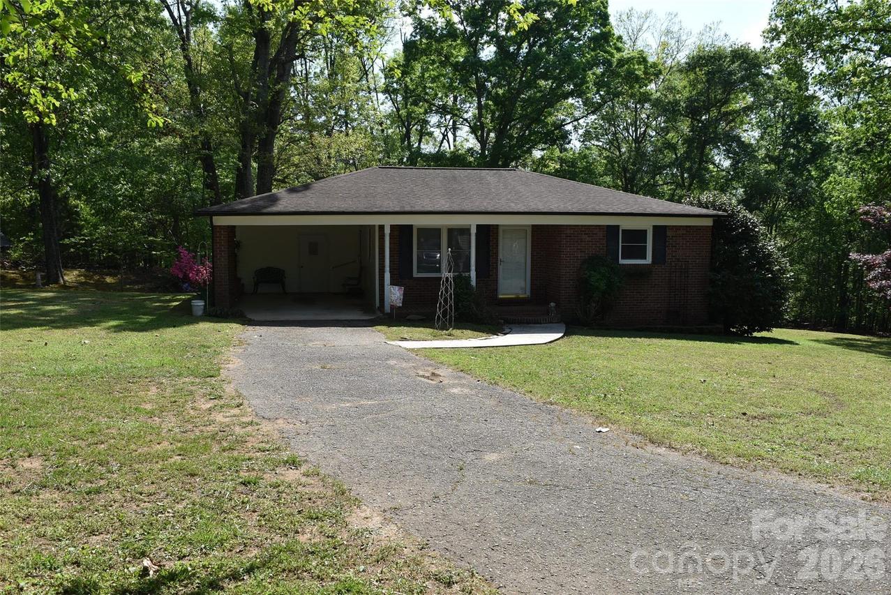 217 Redwood Ln., Lincolnton, NC 28092
