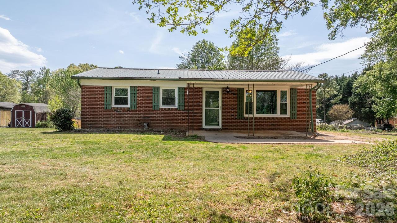 2525 Old Trenton Pl., Lenoir, NC 28645
