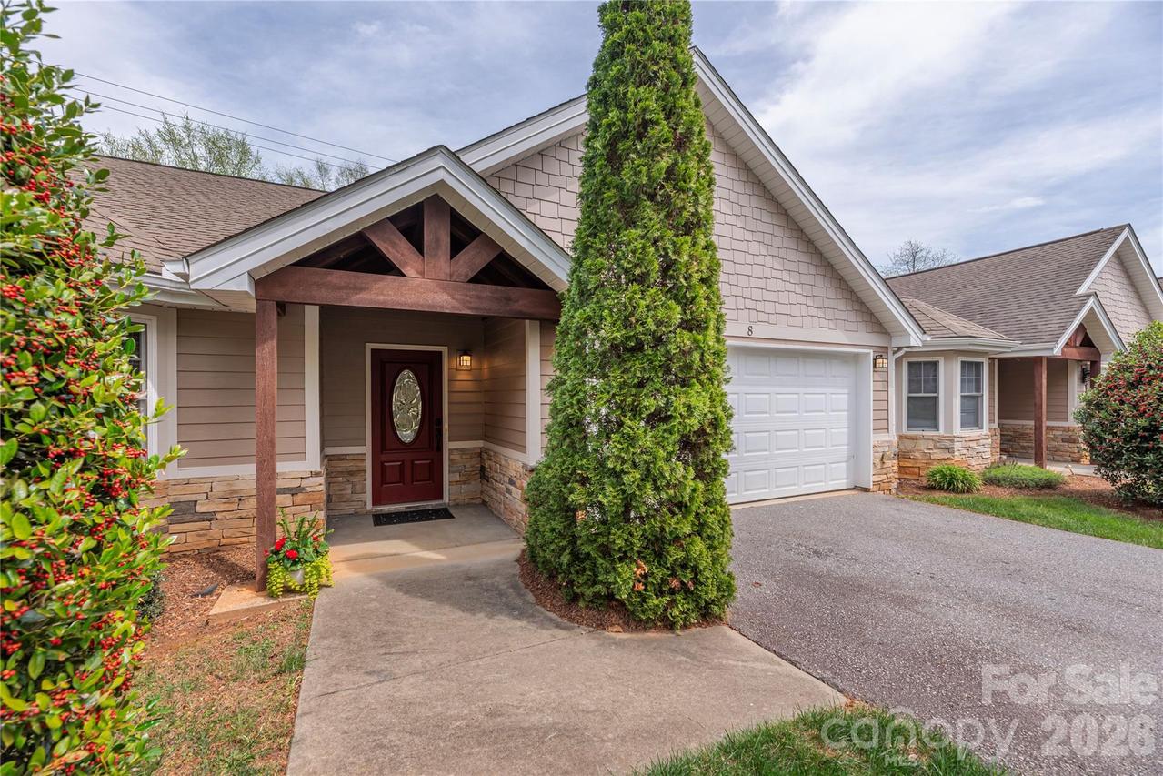 8 Kaylor Dr., Arden, NC 28704