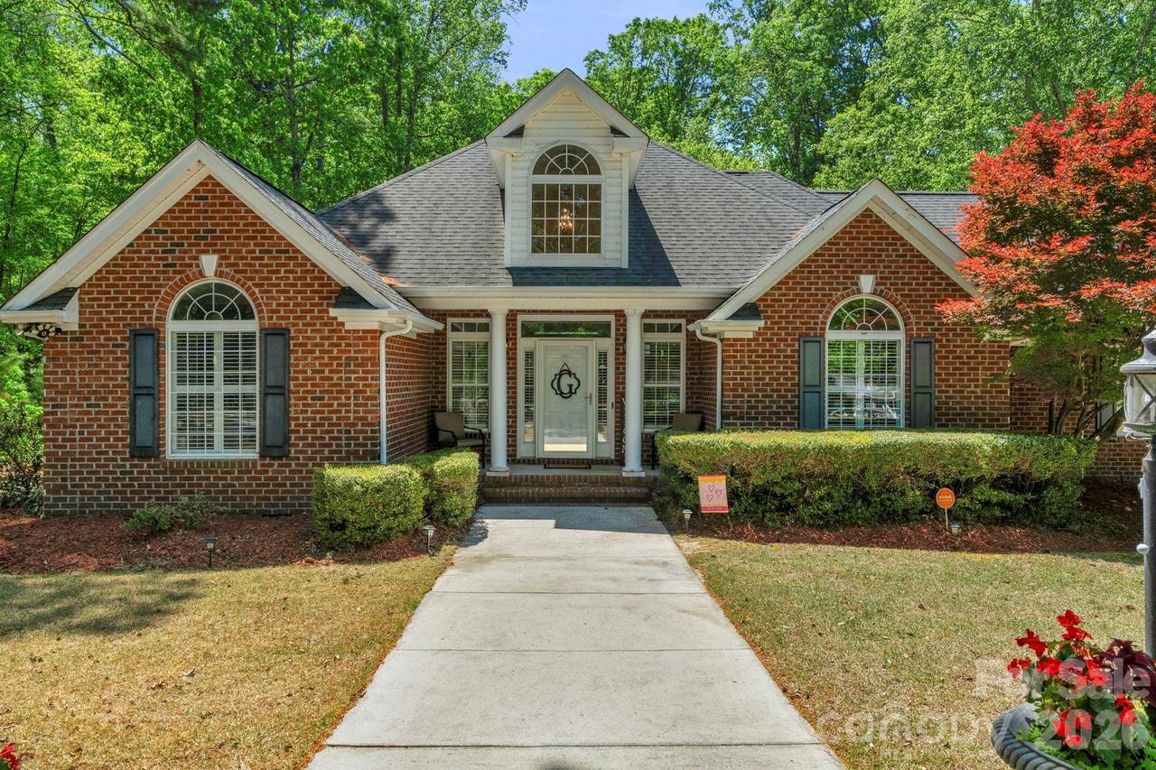 221 Lakeshore Dr., Rockingham, NC 28379