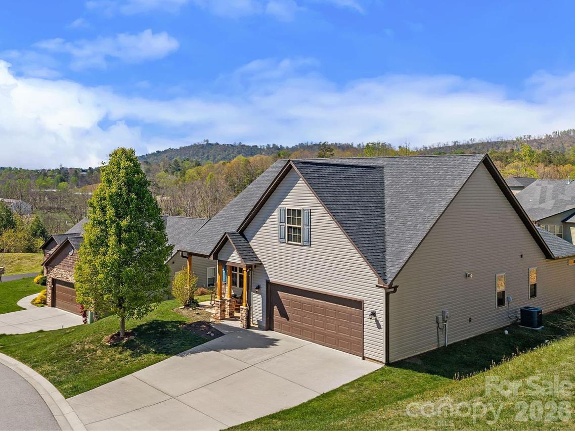 233 Water Leaf Dr., Weaverville, NC 28787