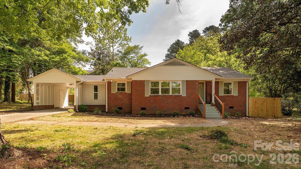 137 Birchwood Dr., Charlotte, NC 28214