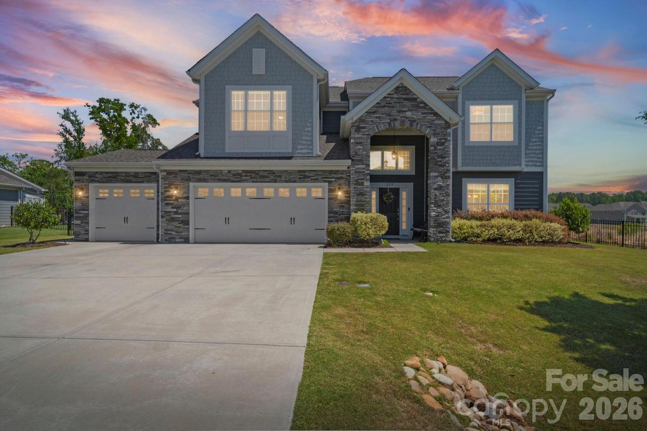 275 Bouchard Dr., Waxhaw, NC 28173
