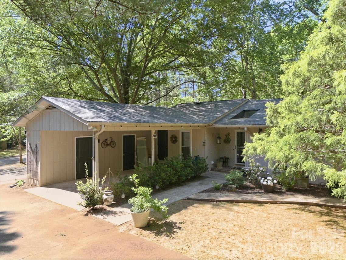 91 Diamond Ridge Ln., Columbus, NC 28722