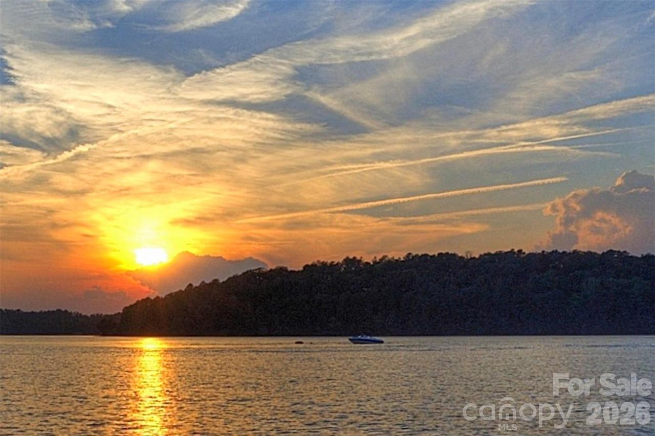 110 Watch Harbor Rd., Badin Lake, NC 28127