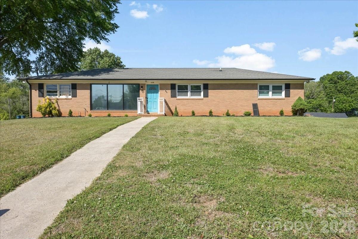 1236 Landsdowne Dr., Gastonia, NC 28054