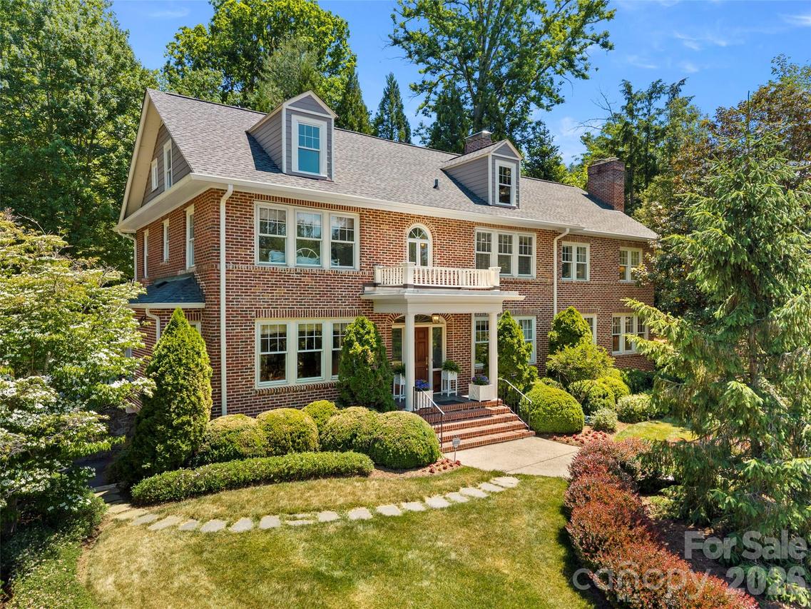 19 Blackwood Rd., Asheville, NC 28804