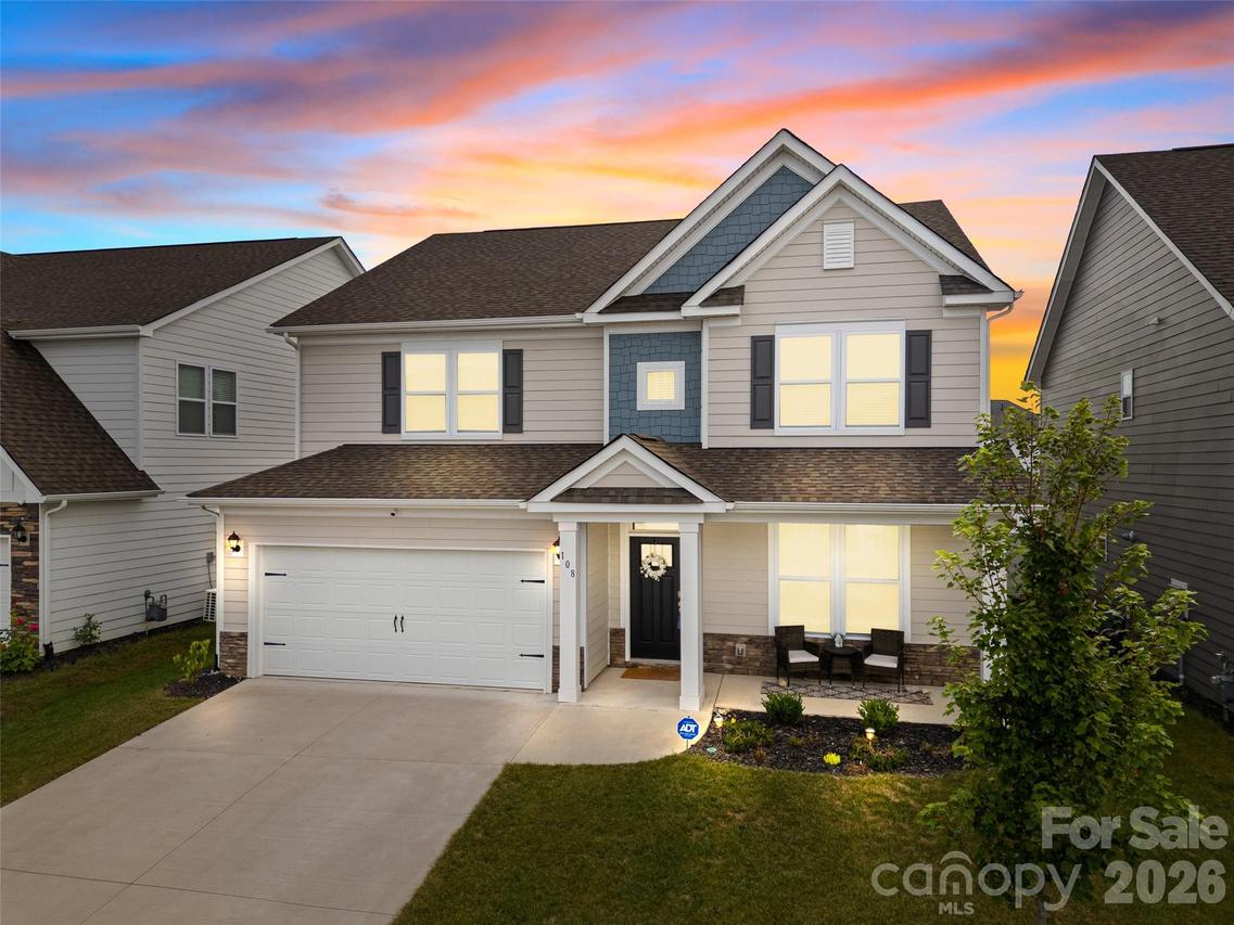 108 Thornberry Rd., Hendersonville, NC 28792