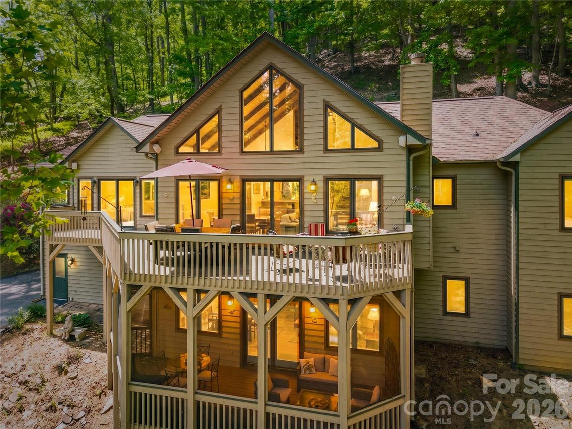 26 Walnut Dr., Mills River, NC 28759