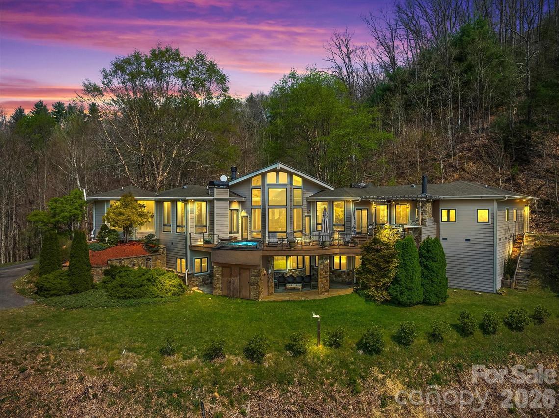 221 Connection Cir., Robbinsville, NC 28771