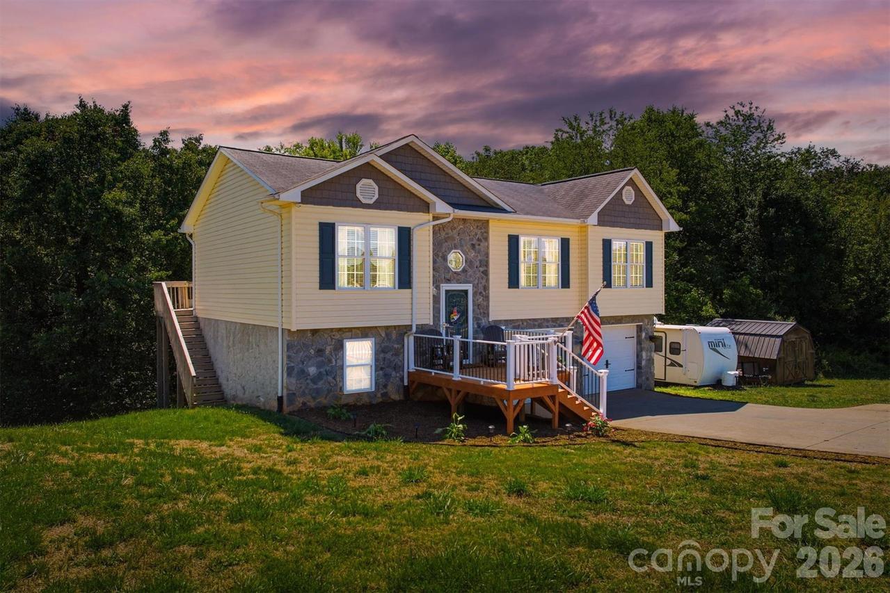 4240 Hickory Nut Ridge Rd., Hudson, NC 28638