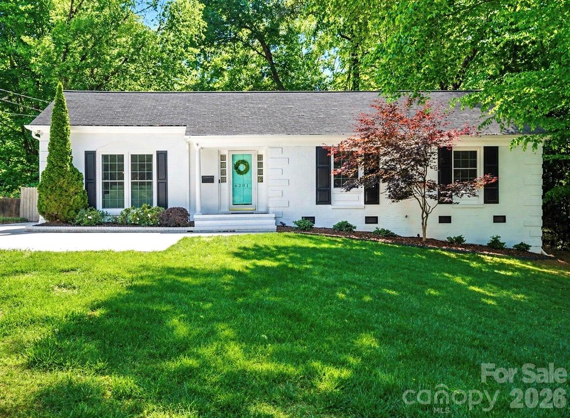6201 Colchester Pl., Charlotte, NC 28210