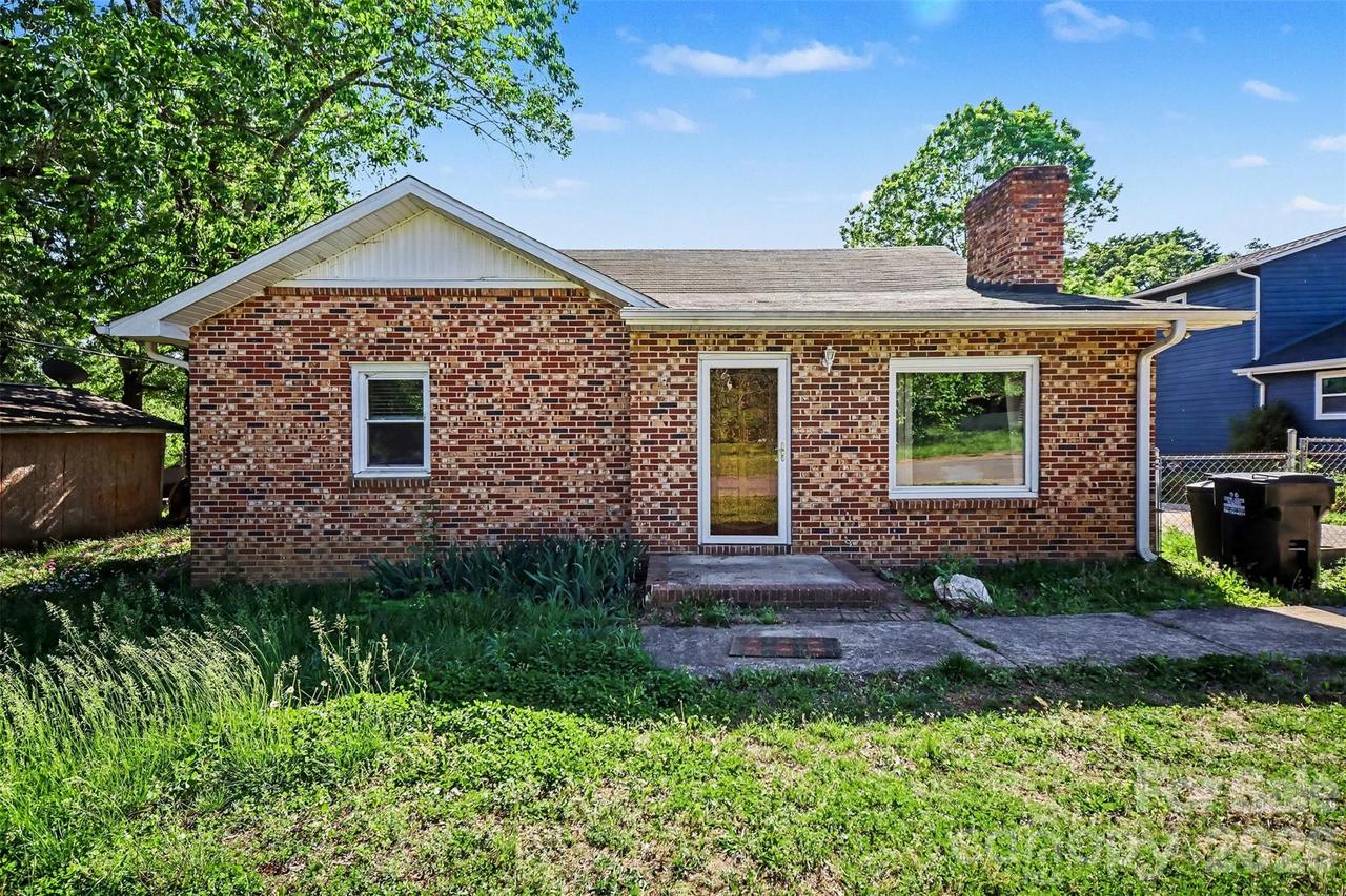 108 Crest St., Belmont, NC 28012