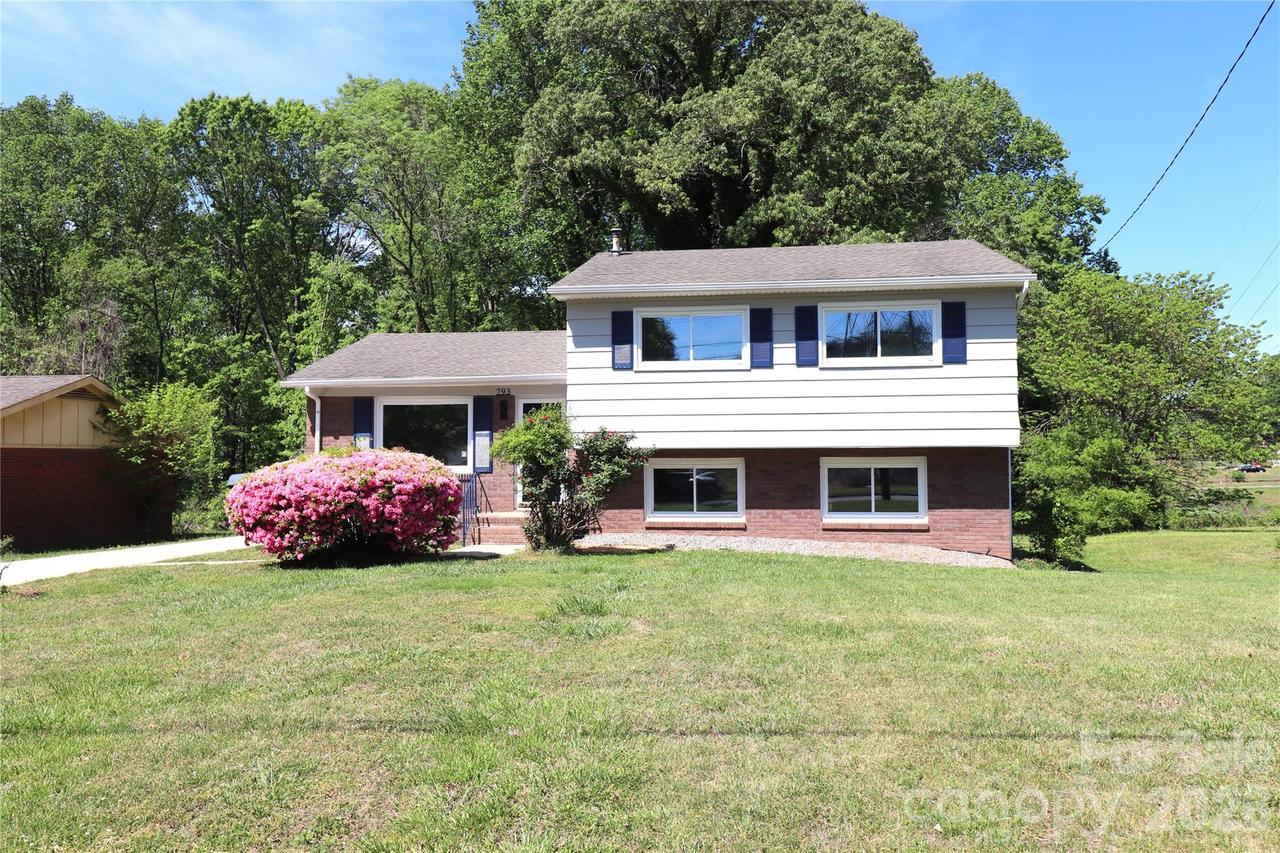793 Vancouver Ln., Gastonia, NC 28052