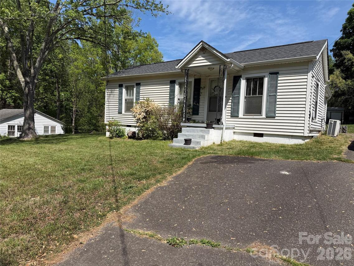 1131 15th St., Hickory, NC 28602