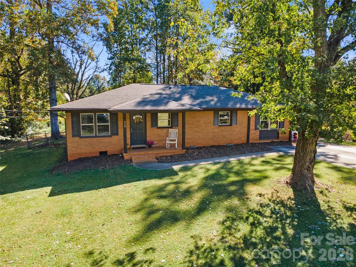 208 Park Rd., Mount Holly, NC 28120