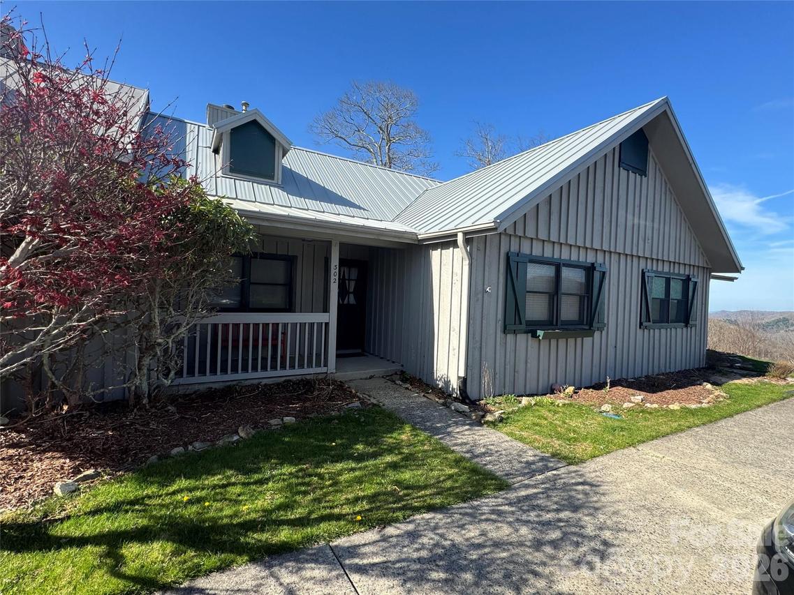 302 Eagles Nest Ct., Mars Hill, NC 28754