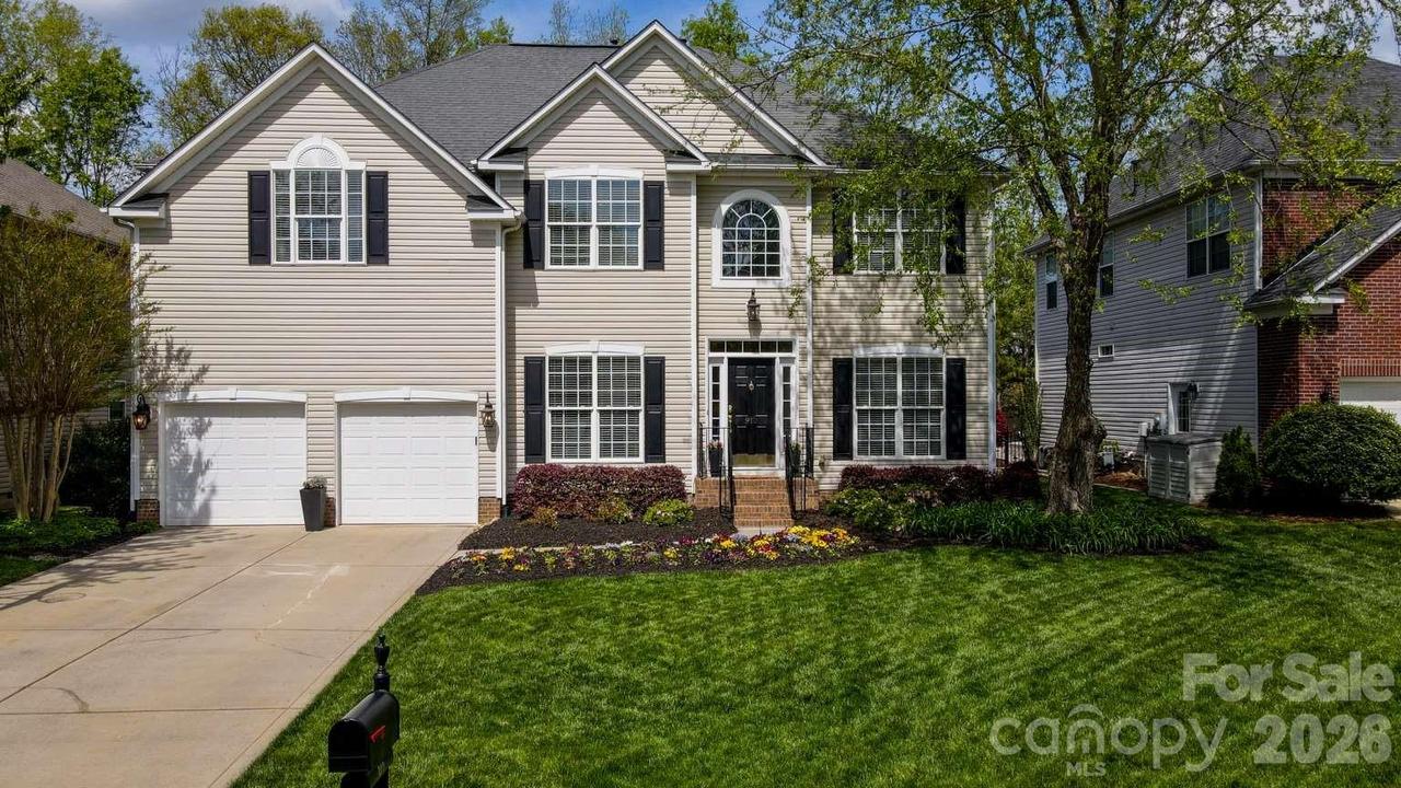 913 Grayscroft Dr., Waxhaw, NC 28173
