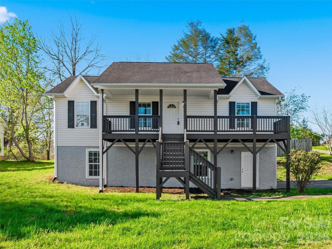 21 Shelburne Dr., Asheville, NC 28806