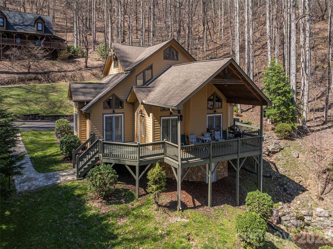 90 Lionheart Ln., Maggie Valley, NC 28751