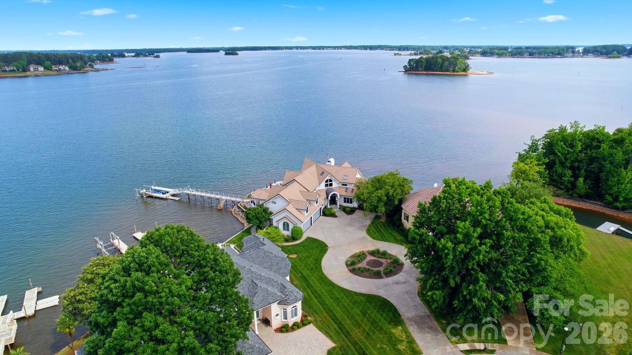 3386 Governors Island Dr., Denver, NC 28037