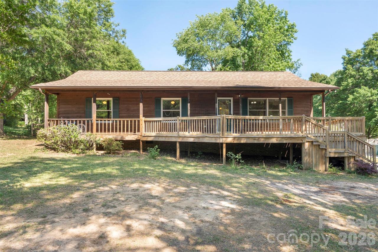 2008 Rock Springs Cir., Denver, NC 28037