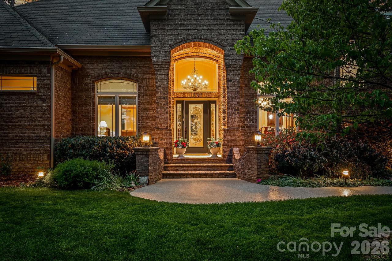 1395 Strawberry Ln., Denver, NC 28037