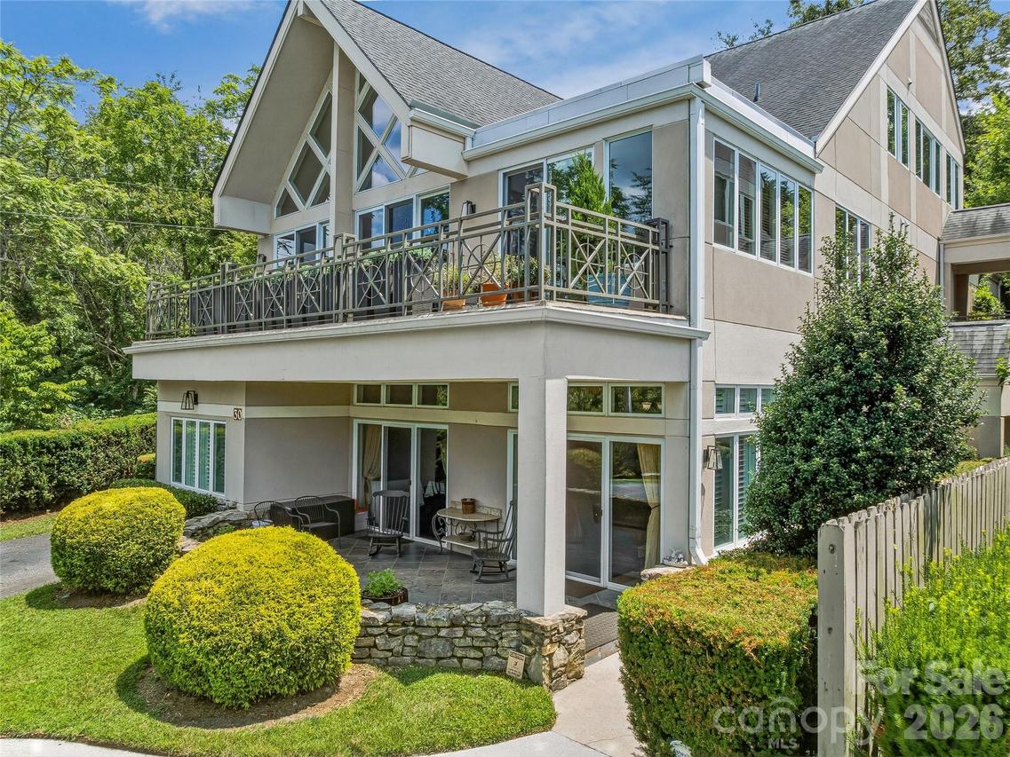 30 Dover St., Asheville, NC 28804