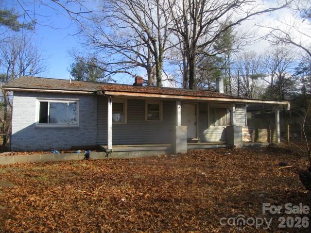 379 Oakview Park Rd., Asheville, NC 28803