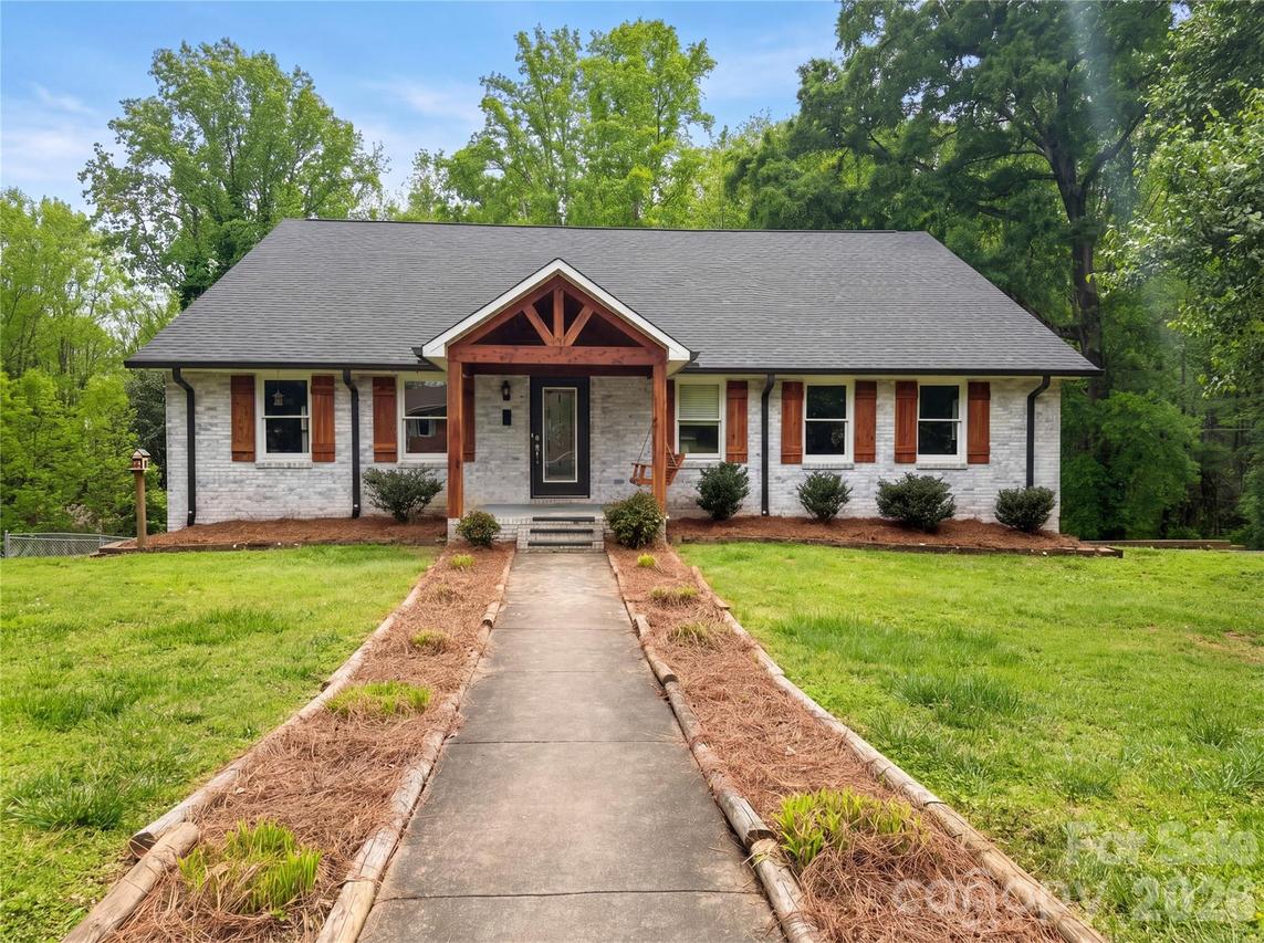 706 Crescent Dr., Cherryville, NC 28021